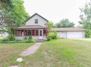 833 High School St, Almond, WI 54909