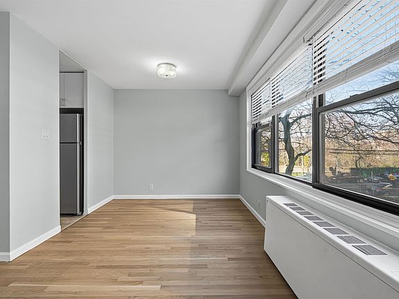 5th image of 225 Saint Pauls Ave APT 2F