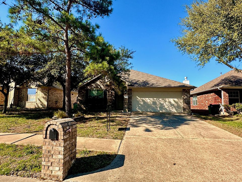 1st image of 11834 Piney Bend Dr