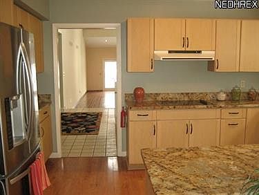 5th image of 12 Sherwood Ct
