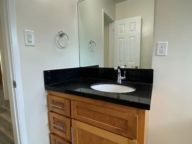 Keswick Court Apartments — Photo 21