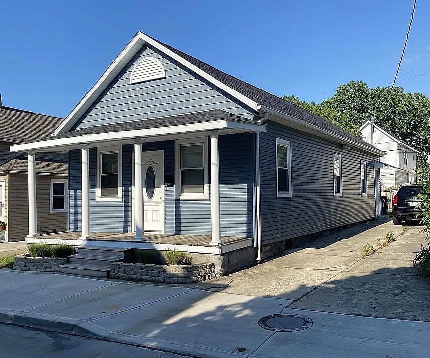 1st image of 1343 W 69th St