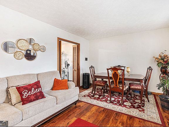 5th image of 1913 Amberwood Ct
