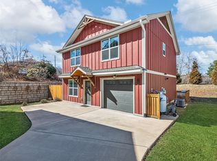 87 Towne Pl, Clyde, NC 28721