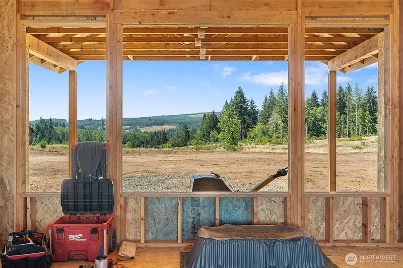 3rd image of 597 Brown Road