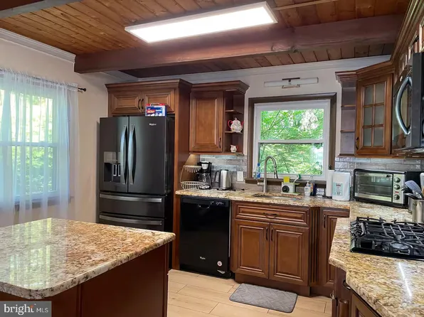 2044 Big Winona Rd, East Stroudsburg, PA 18302