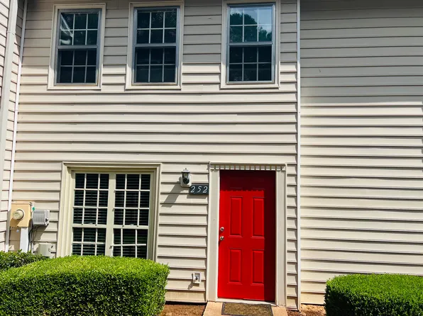252 Mill Creek Pl, Roswell, GA 30076
