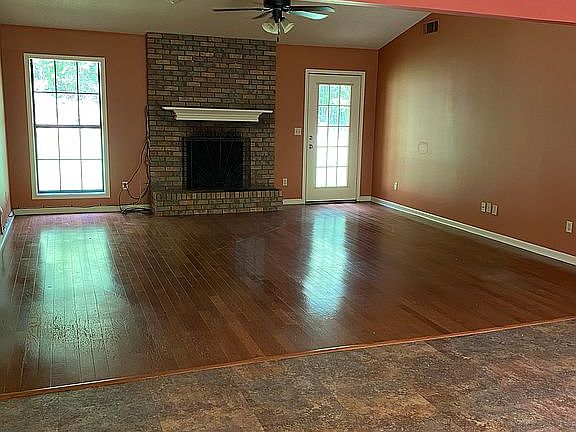 Living room-vaulted ceilings