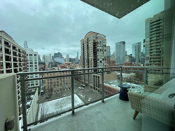 4th image of 501 W Huron St #101