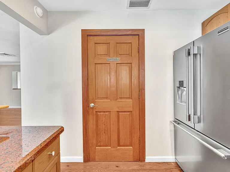 1527 Mayo St — Photo 29