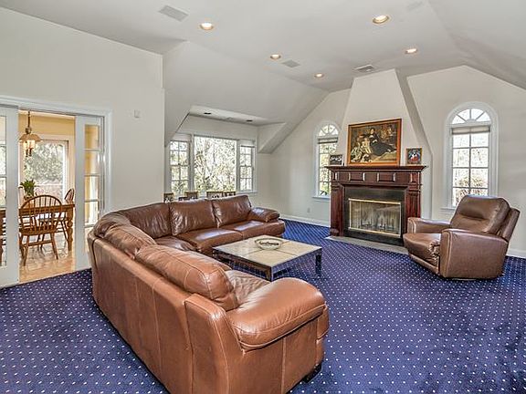 4th image of 14 Vista Dr