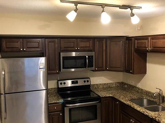 3rd image of 201 Villa Cir #201