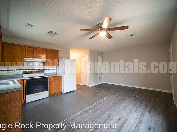 4th image of 898 W Myrtle St #11062171