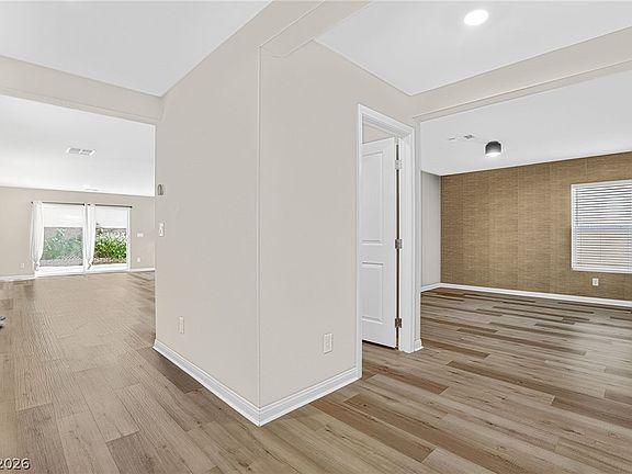 3rd image of 1411 Great Hollow Ave