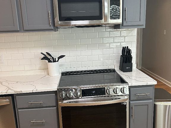 5th image of 204 BAYARD Street