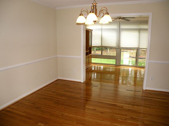 4th image of 6205 Antioch St