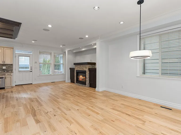 17394 2nd Ave — Photo 29