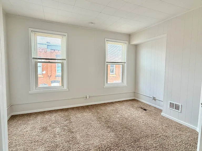 2054 E Stella St — Photo 7