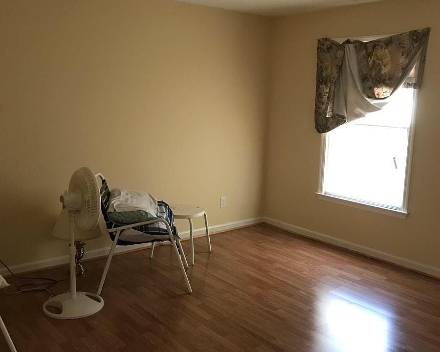 2nd image of 201 Cedar St
