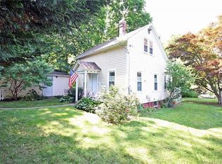 17 Main St, Essex, CT 06426