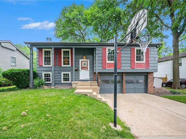 9025 Knox Ln, Overland Park, KS 66212