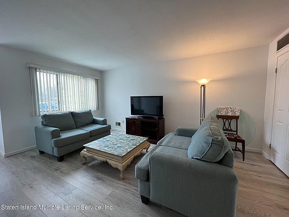 2nd image of 48 Brook Ave