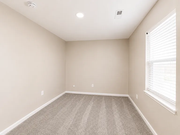 306 Spangler Dr #8 — Photo 5