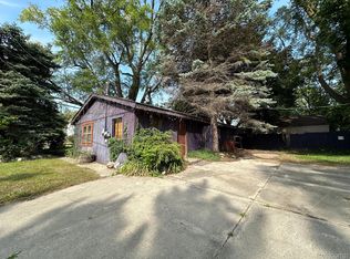 878 Scott Lake Rd, Waterford, MI 48328