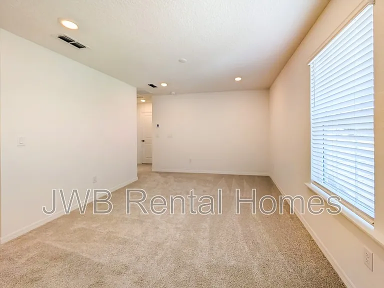 1865 Sue Meadow Ln — Photo 9