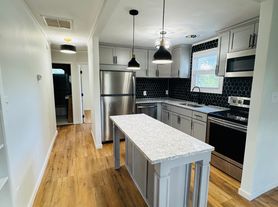 739 Stinchcomb Rd, Severna Park, MD