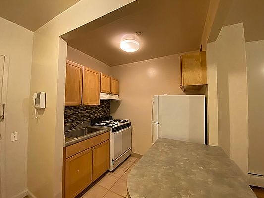 2nd image of 206 W 148th St #K5