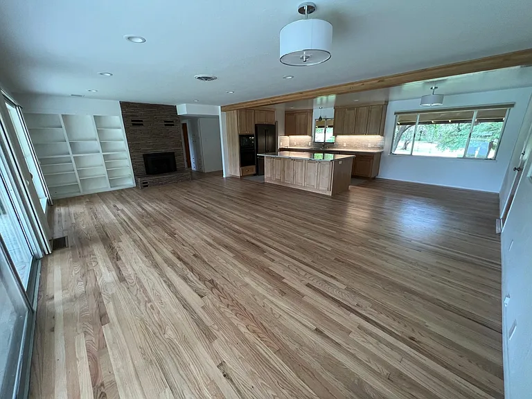 8045 S Lake Cir — Photo 1