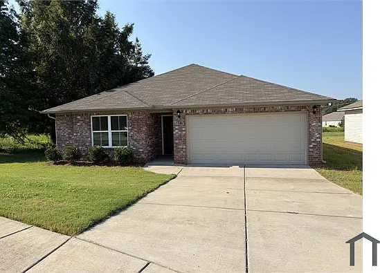 4 bed, 1613 sqft, $2,400 — Photo 1