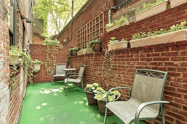 Sold by Corcoran | media 14