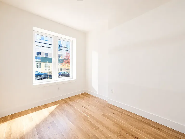 345 Grove St #1L — Photo 5