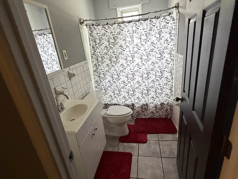 1487 Locust St — Photo 5