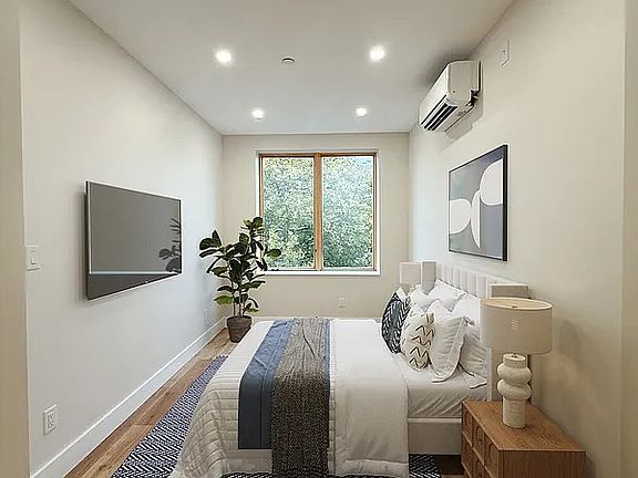 5th image of 691 Rutland Rd #4