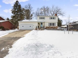 633 Belmont Ct, Neenah, WI 54956