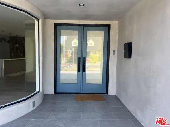 6745 Bedford Ave, Los Angeles, CA 90056