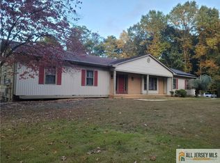 11 Derby Ln, North Brunswick, NJ 08902