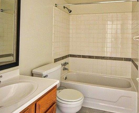 4th image of 1004 Parkvale Ct APT 6