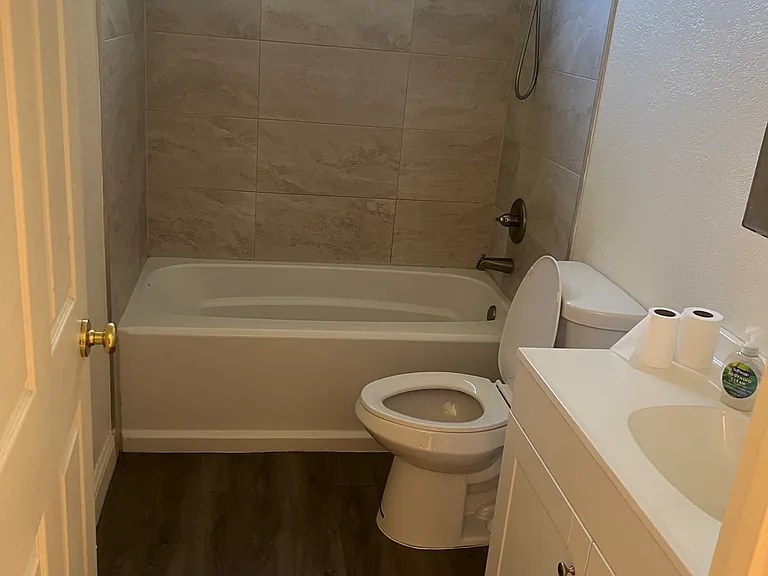 929 & 931 Wall St #931 — Photo 6