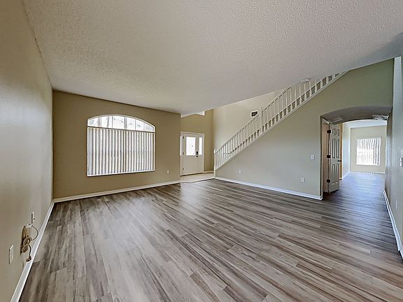 5th image of 440 Athabasca Ct