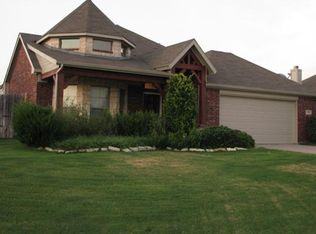 118 Saddlebag Ct, Newark, TX 76071