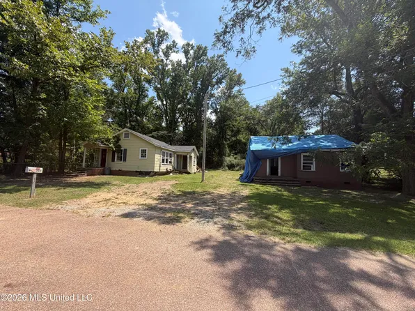 302 Munsterman Ave, Pelahatchie, MS 39145
