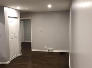 25 N May St APT B, Addison, IL 60101