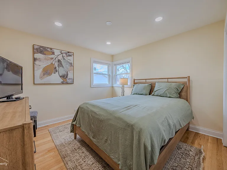 712 Parkwood Ave — Photo 5