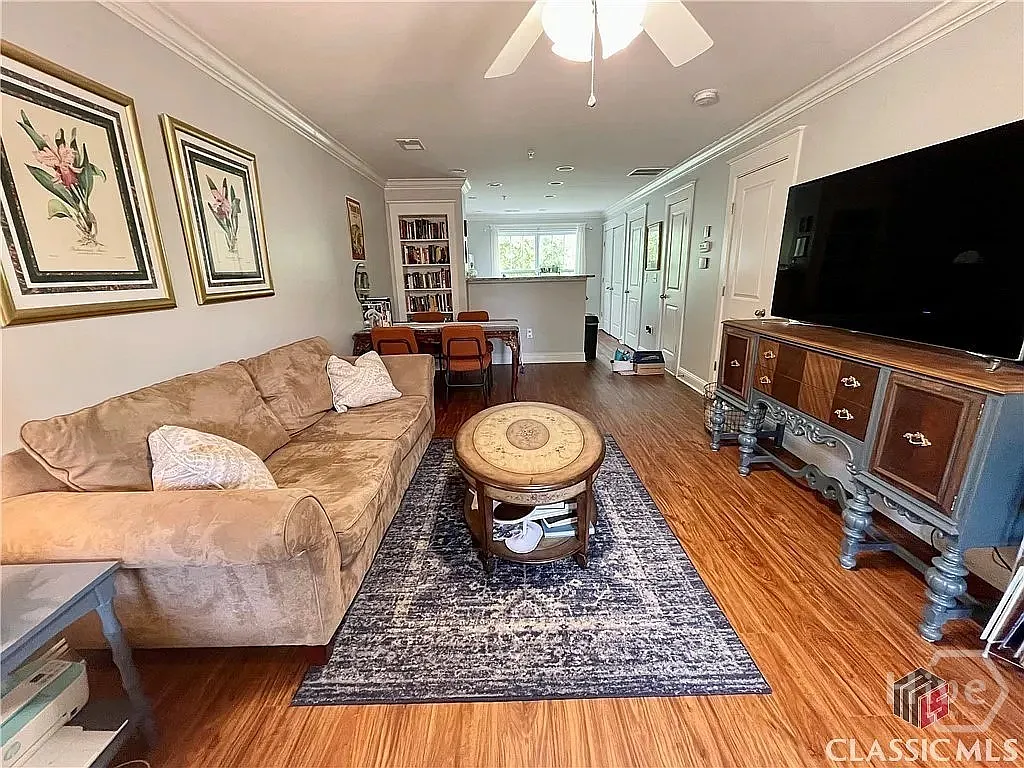 2 bed, 2.5 bath, 1168 sqft, $1,700 — Photo 3