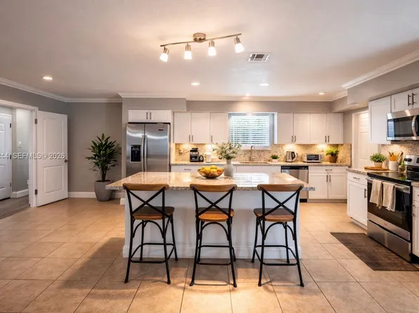 19835 NE 11th Ct, Miami, FL 33179