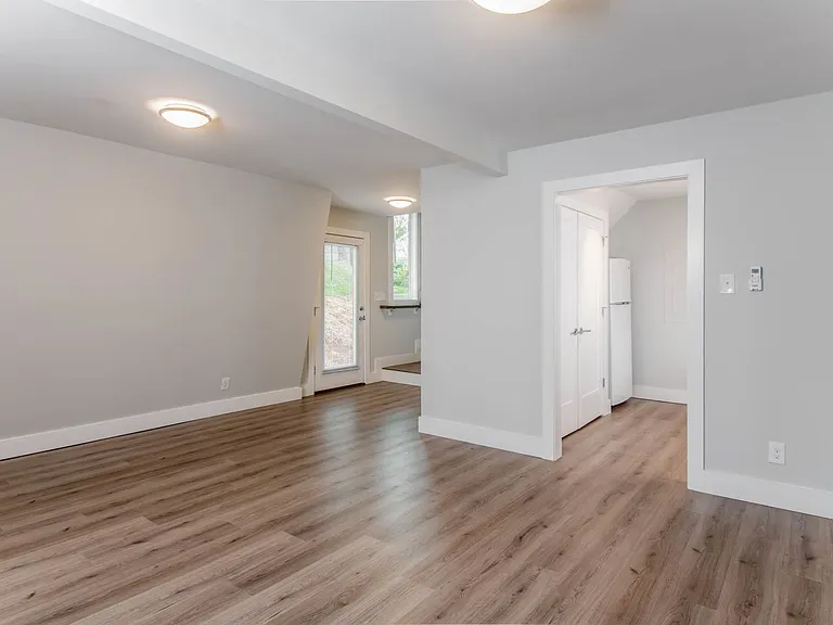 4 Unaka Ave #2 — Photo 5